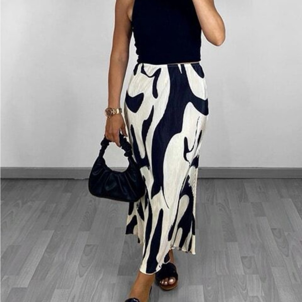 Pleated Black on Off White Midi Skirt Graphic Print - Picture 8 of 9